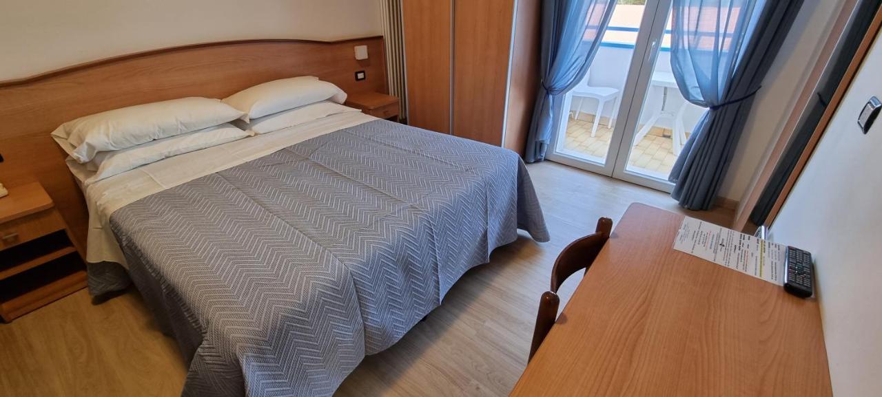 Hotel Mare Blu -- Boutique Pineto Bagian luar foto