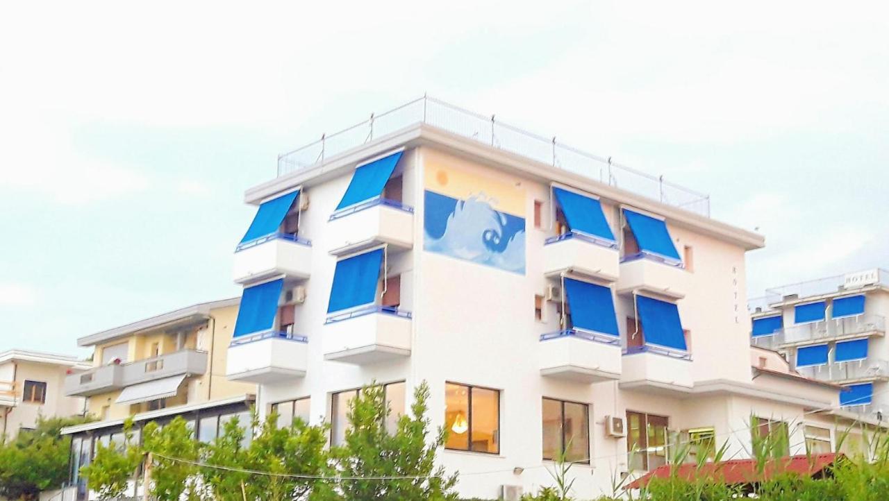 Hotel Mare Blu -- Boutique Pineto Bagian luar foto